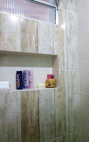 Casa à venda com 90m², 2 quartos e 2 vagas Casa à venda com 90m², 2 quartos e 2 vagasBanheiro Suíte