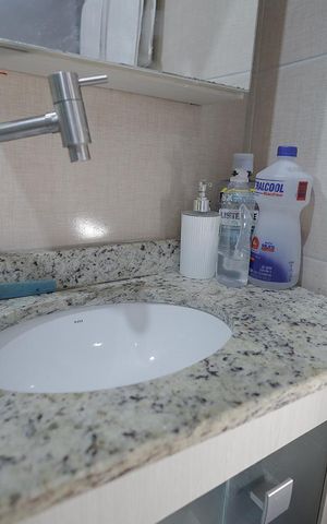Casa à venda com 90m², 2 quartos e 2 vagas Casa à venda com 90m², 2 quartos e 2 vagasBanheiro Suíte