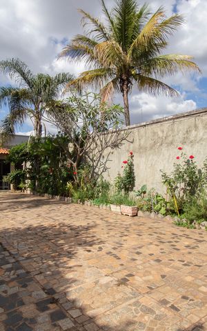 Casa à venda com 250m², 3 quartos e 4 vagas Casa à venda com 250m², 3 quartos e 4 vagasGaragem
