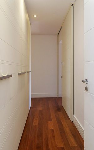 Apartamento à venda com 350m², 4 quartos e 5 vagas Apartamento à venda com 350m², 4 quartos e 5 vagasSuíte Principal - Closet