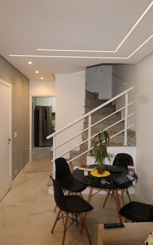 Casa à venda com 95m², 3 quartos e 2 vagasSala
