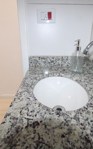 Casa à venda com 95m², 3 quartos e 2 vagasBanheiro