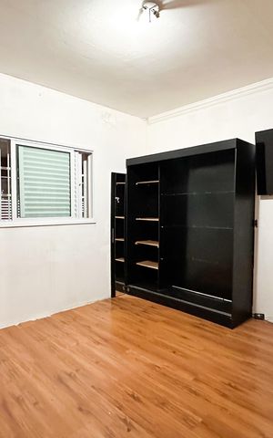 Casa à venda com 415m², 6 quartos e 3 vagas Casa à venda com 415m², 6 quartos e 3 vagasQuarto - Casa 1