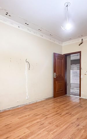 Casa à venda com 415m², 6 quartos e 3 vagas Casa à venda com 415m², 6 quartos e 3 vagasSala - Casa 1