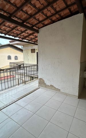 Casa à venda com 121m², 3 quartos e 2 vagasVaranda