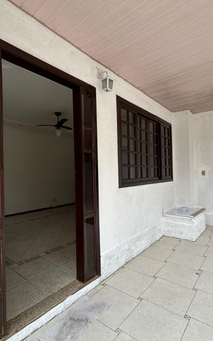 Casa à venda com 121m², 3 quartos e 2 vagasVaranda