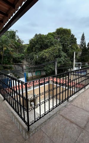 Casa à venda com 121m², 3 quartos e 2 vagasVaranda
