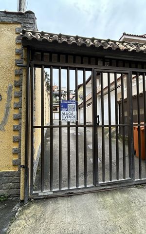 Casa à venda com 121m², 3 quartos e 2 vagasFachada + placa