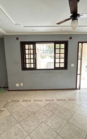 Casa à venda com 121m², 3 quartos e 2 vagasSala