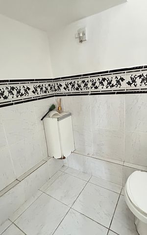 Casa à venda com 121m², 3 quartos e 2 vagasLavabo