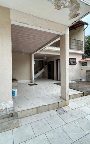 Casa à venda com 121m², 3 quartos e 2 vagasFachada