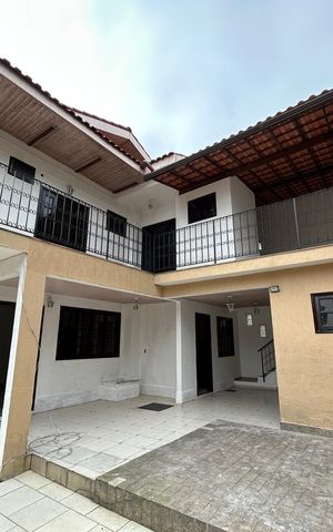Casa à venda com 121m², 3 quartos e 2 vagasFachada