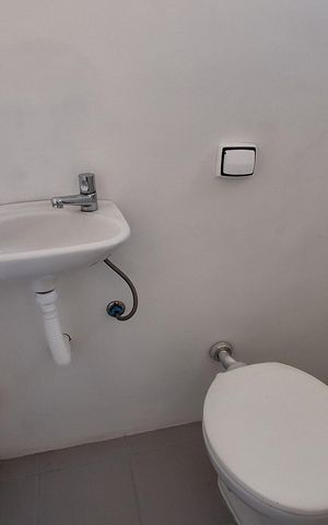 Apartamento à venda com 80m², 3 quartos e 1 vaga Apartamento à venda com 80m², 3 quartos e 1 vagaBanheiro 2