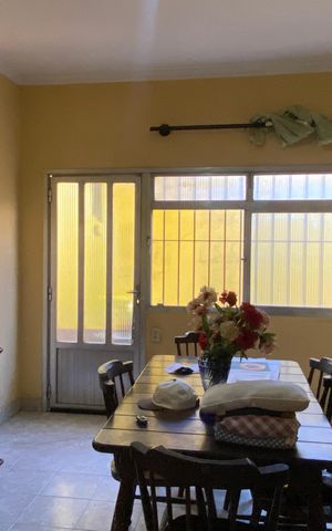 Casa à venda com 500m², 3 quartos e 3 vagas Casa à venda com 500m², 3 quartos e 3 vagasSala de Jantar