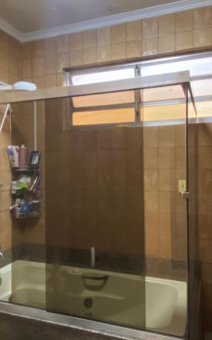 Casa à venda com 500m², 3 quartos e 3 vagas Casa à venda com 500m², 3 quartos e 3 vagasBanheiro 2