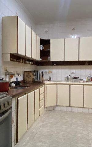 Casa à venda com 500m², 3 quartos e 3 vagas Casa à venda com 500m², 3 quartos e 3 vagasCozinha