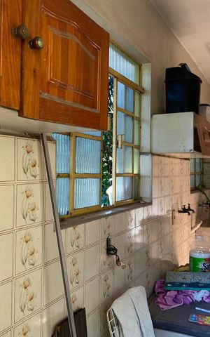 Casa à venda com 500m², 3 quartos e 3 vagas Casa à venda com 500m², 3 quartos e 3 vagasÁrea de Serviço