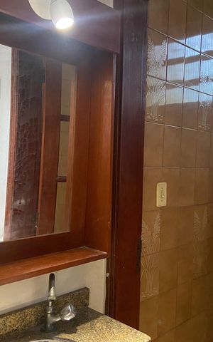 Casa à venda com 500m², 3 quartos e 3 vagas Casa à venda com 500m², 3 quartos e 3 vagasLavabo