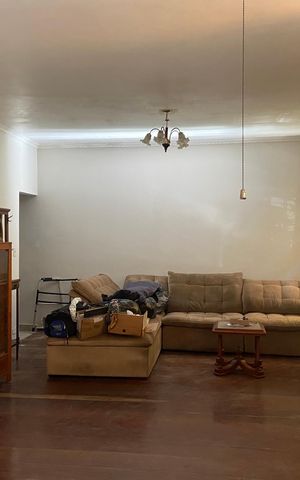 Casa à venda com 500m², 3 quartos e 3 vagas Casa à venda com 500m², 3 quartos e 3 vagasSala