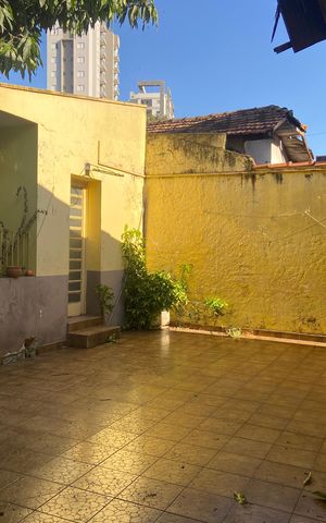 Casa à venda com 500m², 3 quartos e 3 vagas Casa à venda com 500m², 3 quartos e 3 vagasÁrea externa