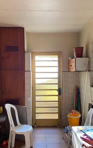 Casa à venda com 500m², 3 quartos e 3 vagas Casa à venda com 500m², 3 quartos e 3 vagasÁrea de Serviço