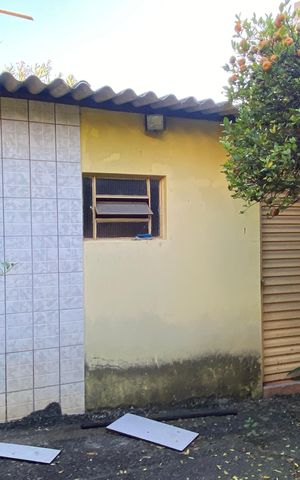 Casa à venda com 500m², 3 quartos e 3 vagas Casa à venda com 500m², 3 quartos e 3 vagasÁrea externa - Jardim