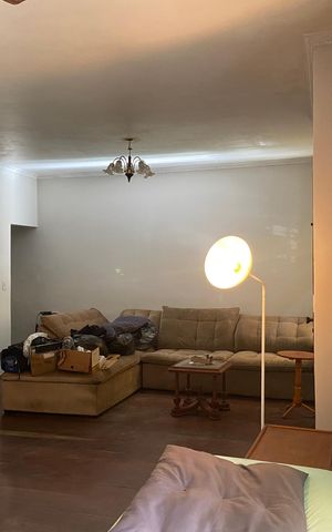 Casa à venda com 500m², 3 quartos e 3 vagas Casa à venda com 500m², 3 quartos e 3 vagasSala