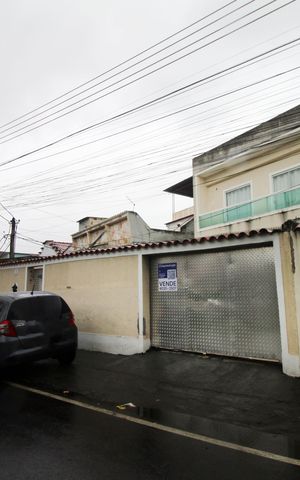 Casa à venda com 230m², 6 quartos e 3 vagasFachada da casa