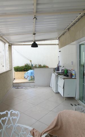 Casa à venda com 230m², 6 quartos e 3 vagasÁrea de Serviço