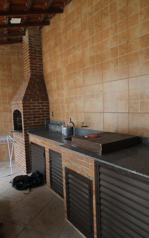 Casa à venda com 230m², 6 quartos e 3 vagasChurrasqueira