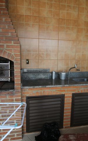 Casa à venda com 230m², 6 quartos e 3 vagasChurrasqueira