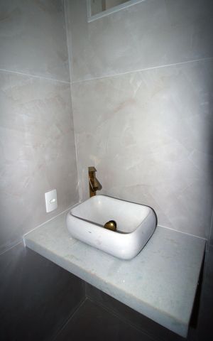 Casa à venda com 230m², 6 quartos e 3 vagasBanheiro 1 anexo