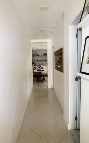 Casa à venda com 230m², 6 quartos e 3 vagasCorredor