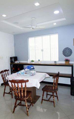 Casa à venda com 230m², 6 quartos e 3 vagasCozinha e Copa