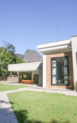 Casa de condomínio à venda com 430m², 3 quartos e 6 vagasFrente da casa