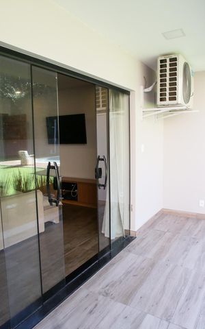 Casa de condomínio à venda com 430m², 3 quartos e 6 vagasVaranda da Suíte 1