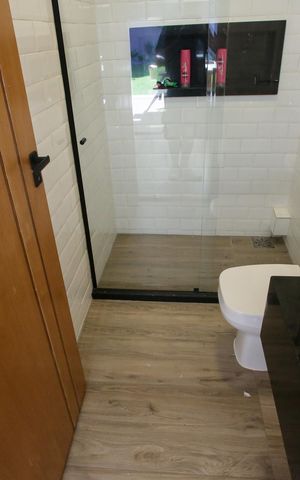 Casa de condomínio à venda com 430m², 3 quartos e 6 vagasBanheiro Social
