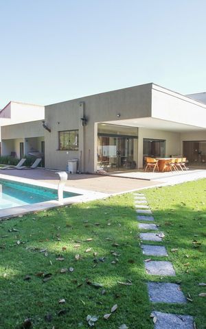 Casa de condomínio à venda com 430m², 3 quartos e 6 vagasFrente da casa