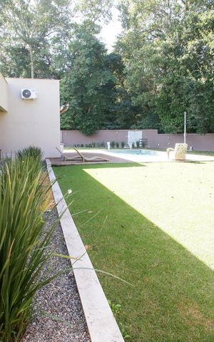 Casa de condomínio à venda com 430m², 3 quartos e 6 vagasQuintal