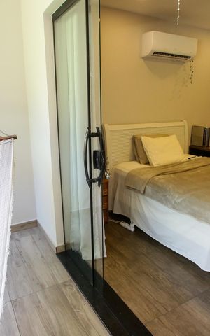 Casa de condomínio à venda com 430m², 3 quartos e 6 vagasVaranda da Suíte 2
