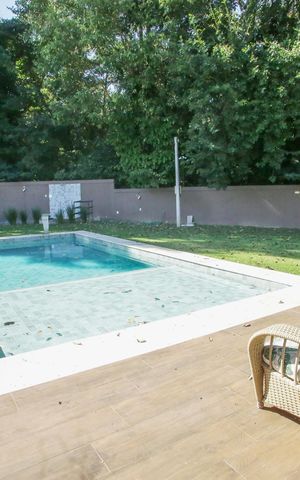Casa de condomínio à venda com 430m², 3 quartos e 6 vagasPiscina