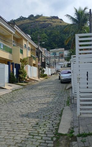 Casa de condomínio à venda com 180m², 3 quartos e 1 vaga Casa de condomínio à venda com 180m², 3 quartos e 1 vagaÁrea externa