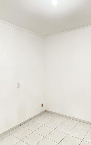 Casa para alugar com 50m², 1 quarto e 2 vagas Casa para alugar com 50m², 1 quarto e 2 vagasSala