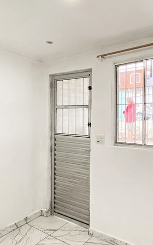 Casa para alugar com 50m², 1 quarto e 2 vagas Casa para alugar com 50m², 1 quarto e 2 vagasSala