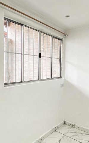Casa para alugar com 50m², 1 quarto e 2 vagas Casa para alugar com 50m², 1 quarto e 2 vagasSala