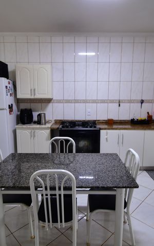 Casa à venda com 342m², 4 quartos e 4 vagasCozinha