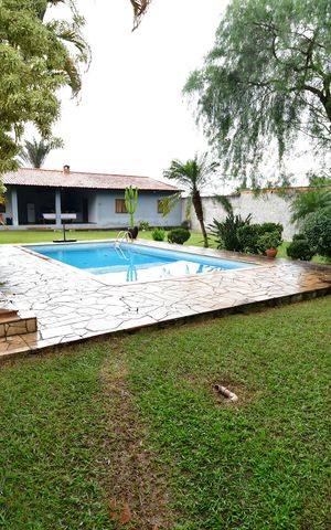 Casa à venda com 342m², 4 quartos e 4 vagasPiscina
