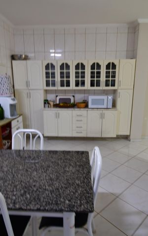 Casa à venda com 342m², 4 quartos e 4 vagasCozinha