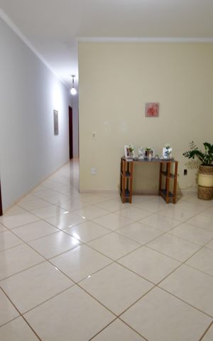 Casa à venda com 342m², 4 quartos e 4 vagasSala