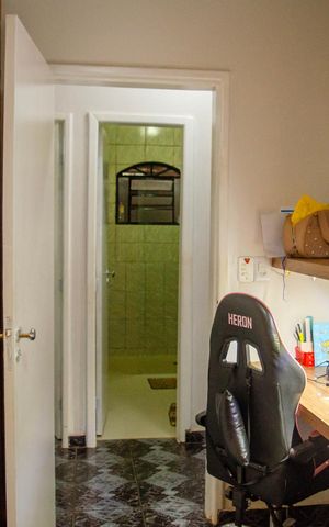 Casa à venda com 360m², 3 quartos e 4 vagas Casa à venda com 360m², 3 quartos e 4 vagasQuarto 1